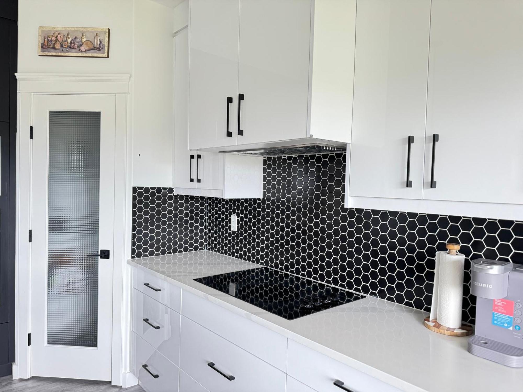 Hébergement de vacances Luxury Lakeview - 2500sqft Of Private Space With 5 Beds, 4 Bath, 2 Living Rooms, Kitchen, Ac, Jacuzzi, 18-min To Airport, 20-min To Downtown, 80-min To Banff